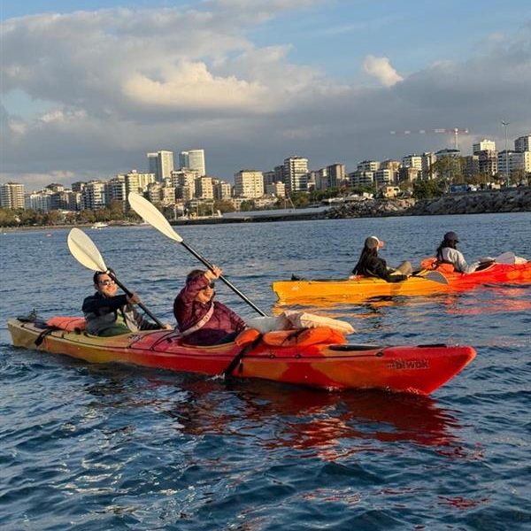 Kadıköy kano eğitimi ve Suadiye sahilinde profesyonel kano kiralama hizmeti