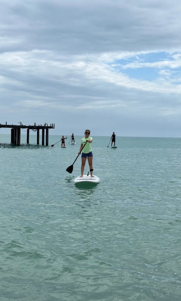 Paddleboard üzerinde denge ve kürek tekniği çalışması Image title: SUP Board Paddleboard Egitimi Istanbul