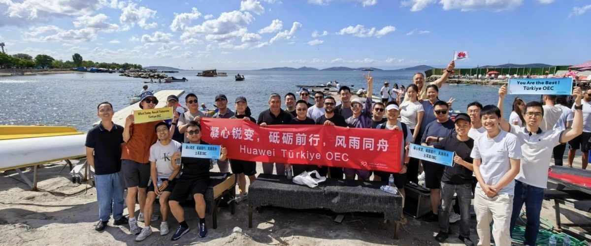 Huawei Türkiye ekibi Suadiye Kürek'te kürek etkinliği