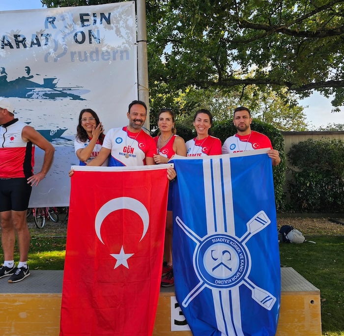 Suadiye Kürek ekibi Düsseldorf Rheinmarathon 2026'da