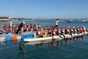 Kadıköy sahilinde düzenlenen kulüpler arası kürek yarışları ve takım performansı