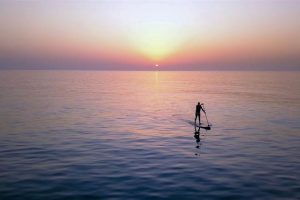 Kadıköy'de bireysel SUP board dersleri ve açık havada deniz üzerinde denge sporu
