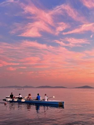 Adalar manzarasıyla kürek antremanı